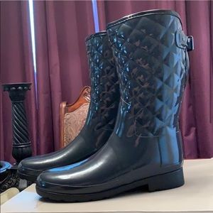 Quilted hunter boots